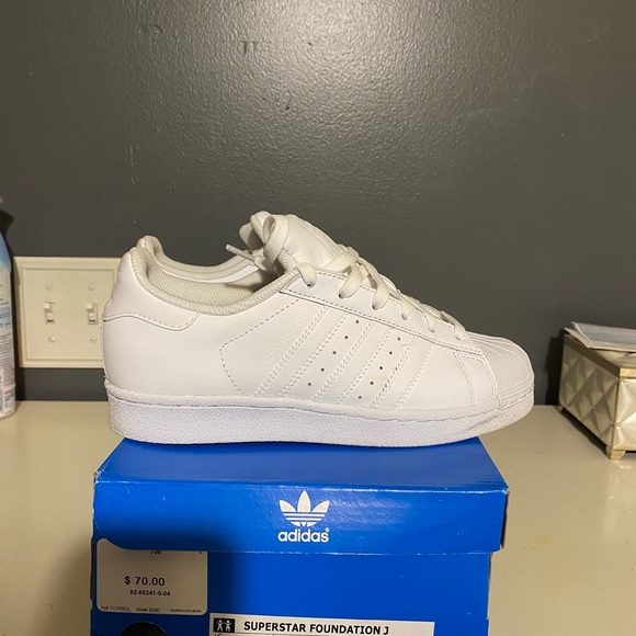 Size 4Y adidas original White - Picture 3 of 5